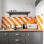 Cool 1Br Near Metro & Center By Hm