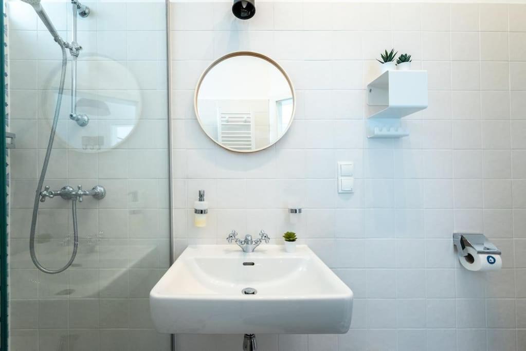 Cool 1br Near Metro & Center By Hm * Wien